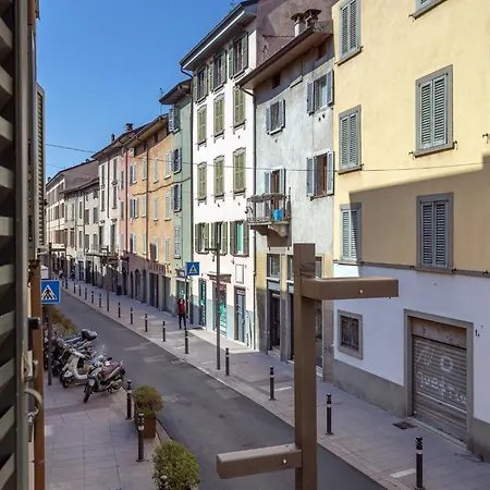 San Bernardino 8 - Immobili E Soluzioni Rent Lägenhet Bergamo